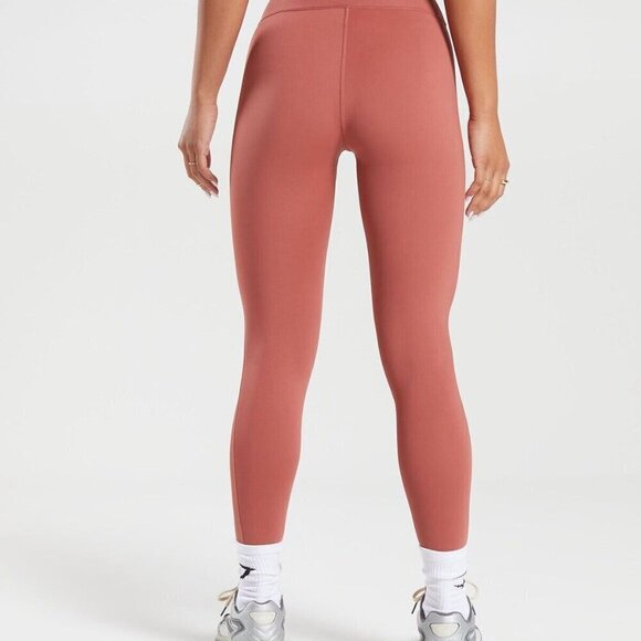 Gymshark Women's High-Waisted Elevate Leggings Rose Brown Sz M - Picture 9 of 10